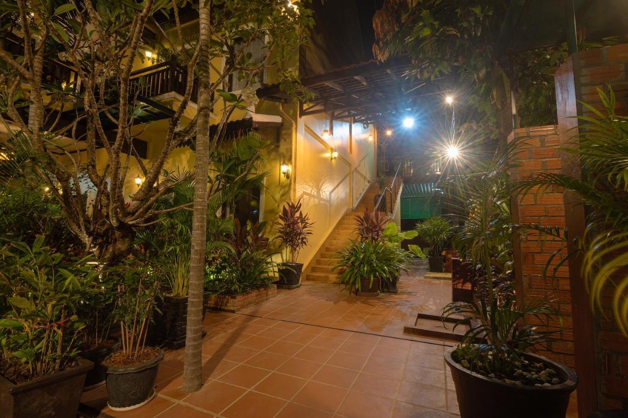 Ravady D'Angkor Hotel เสียมราฐ ภายนอก รูปภาพ