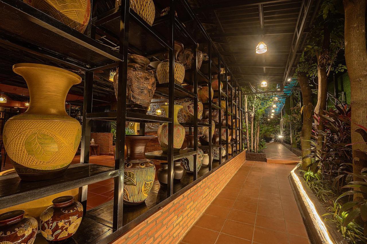 Ravady D'Angkor Hotel เสียมราฐ ภายนอก รูปภาพ